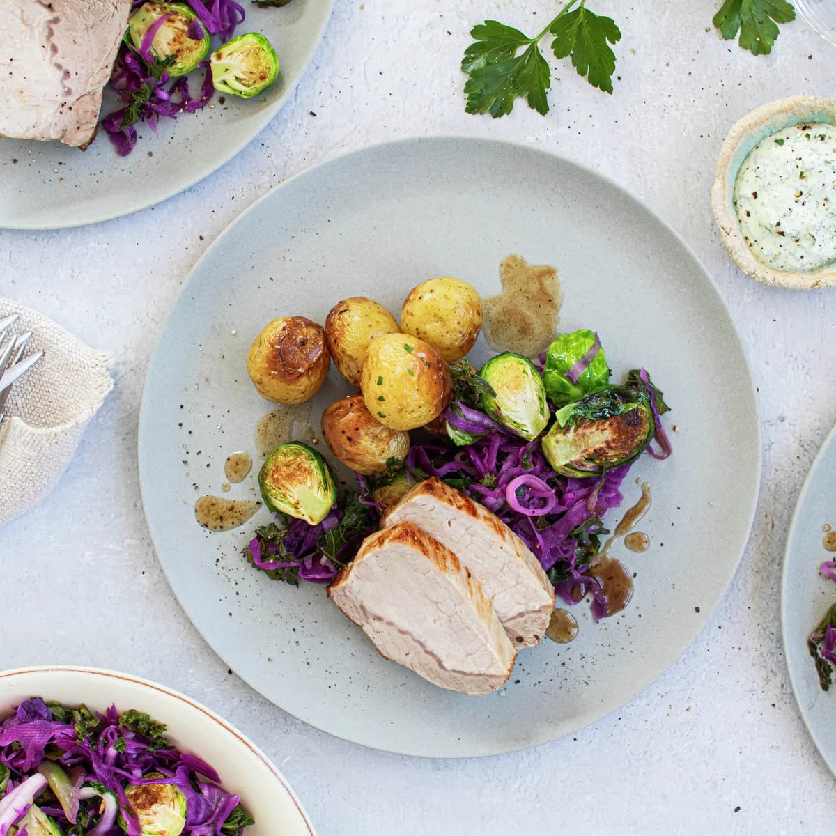 Ytrefilet av svin med salată de varză proaspătă