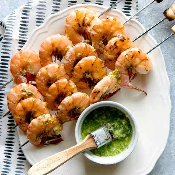 Camarãoes Grelhados cu Molho Crud, un Deliciu Angolez