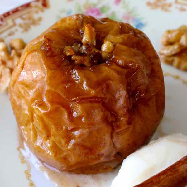 Pecheni Yabalki (Pomme au Four cu Noix)