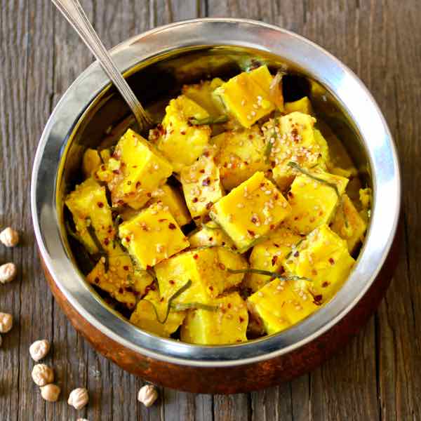 Ensalada de Tofu de Garbanzos (Tohu Thoke o Ensalada Tofu Shan)