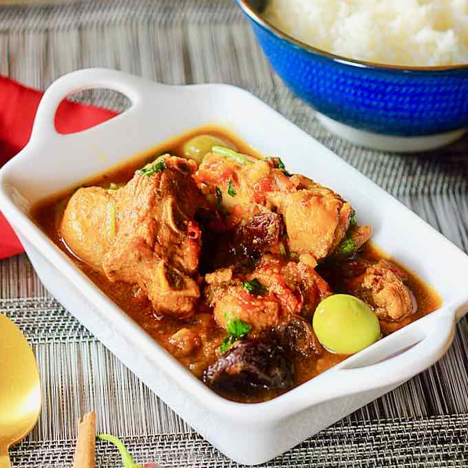 Gallo en Chicha (Pui în Bere și Condimente)