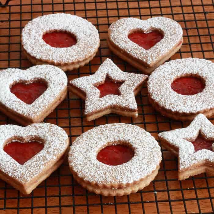 Linzer Cookies (Biscuiți Linzer)