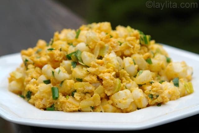 Mote pillo sau hominy cu ouă