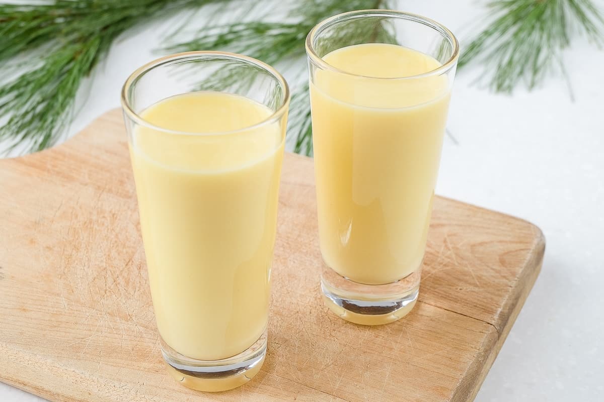 Eierlikör (Licăre de ouă german)