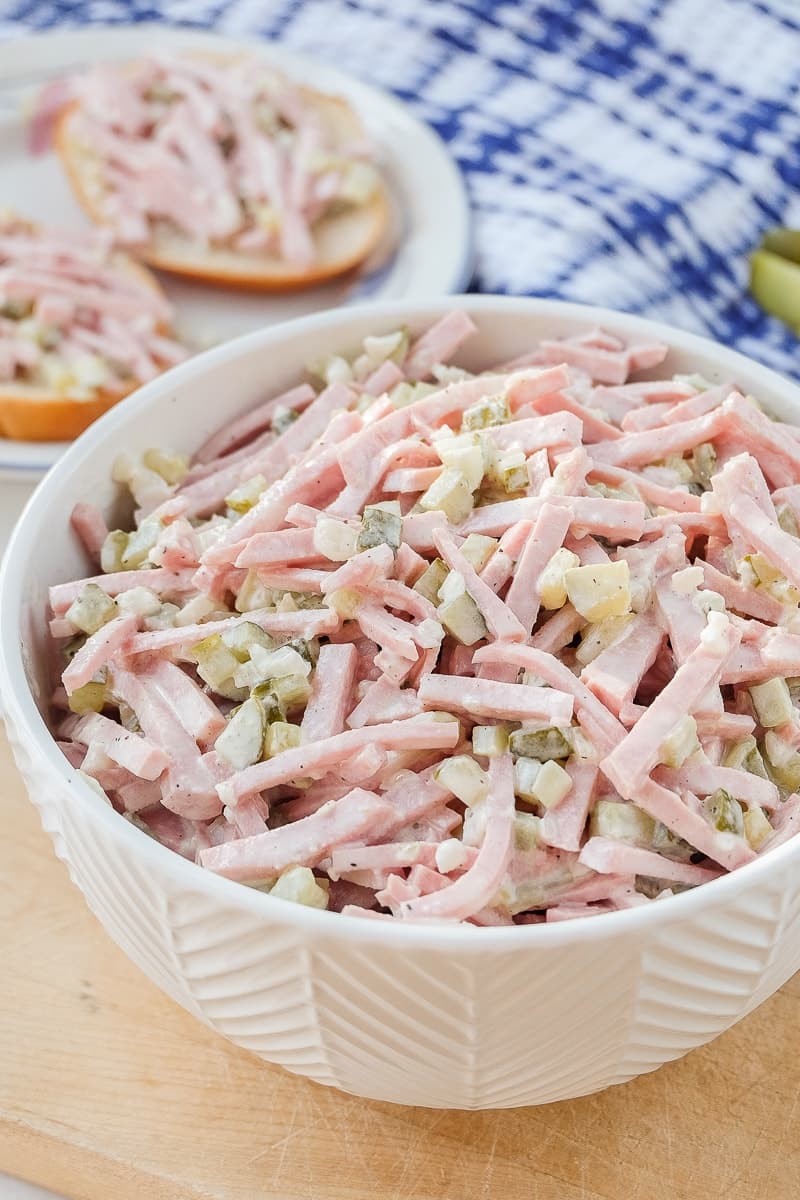 Fleischsalat (Salată de carne germană)