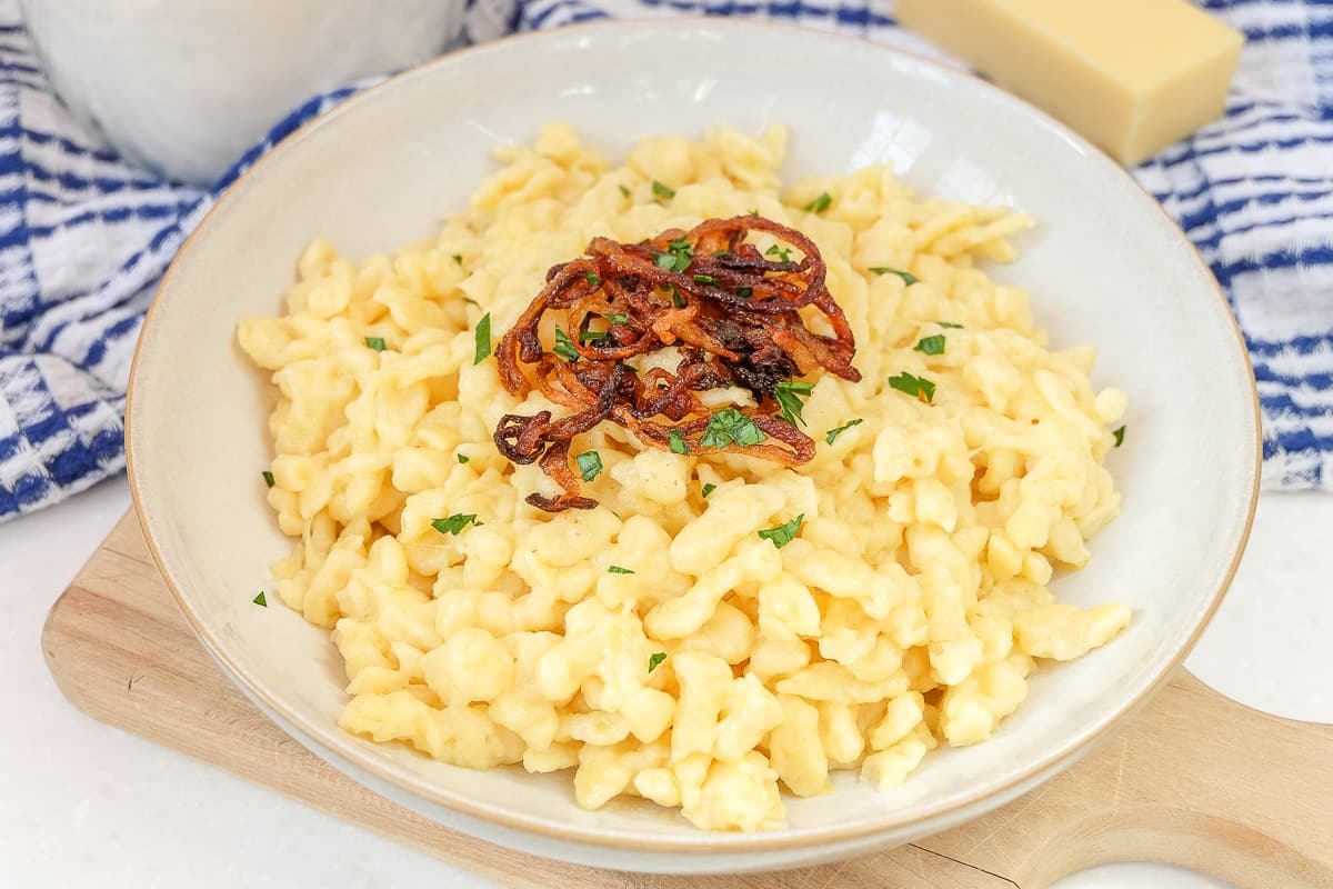 Käsespätzle (Spaghete cu brânză germană)