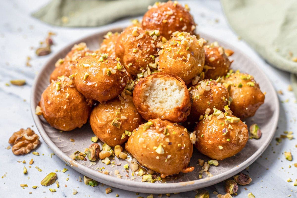 Loukoumades (Donuts grecești cu miere)