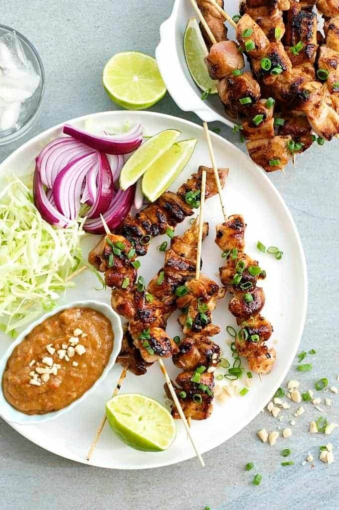 Pui Satay cu Sos de Arahide în Stilul Restaurantului (Stil Indonezian/Bali)