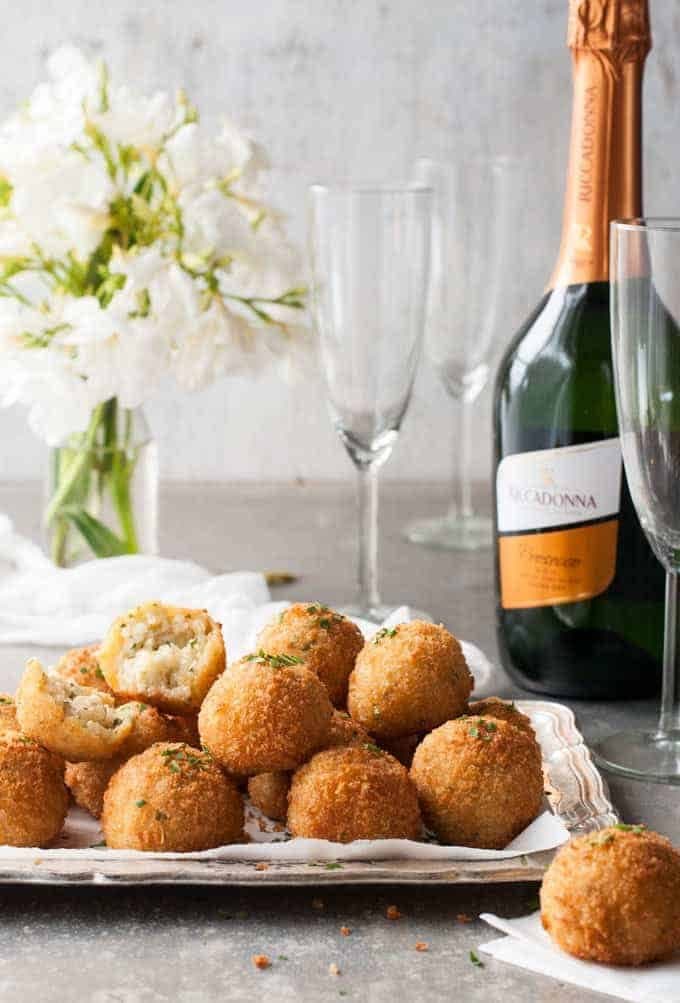 Balețe de orez cu brânză și aromă italiană (Arancini)
