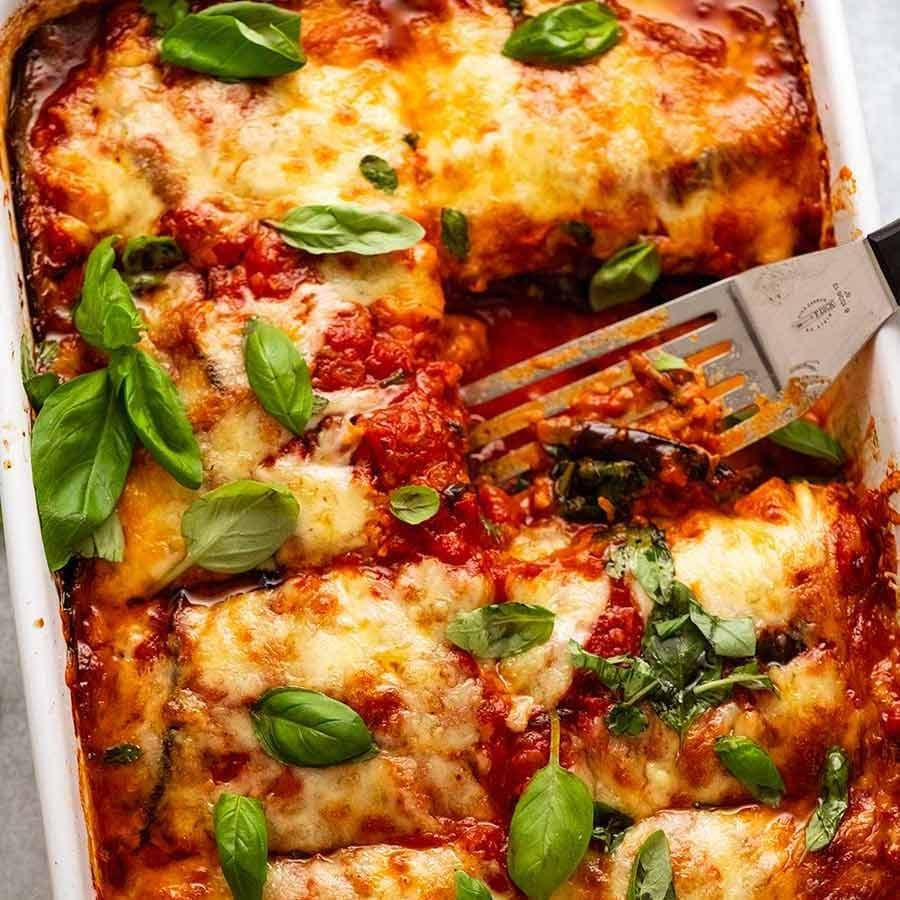 Parmigiana de Vinete (Eggplant Parmigiana)