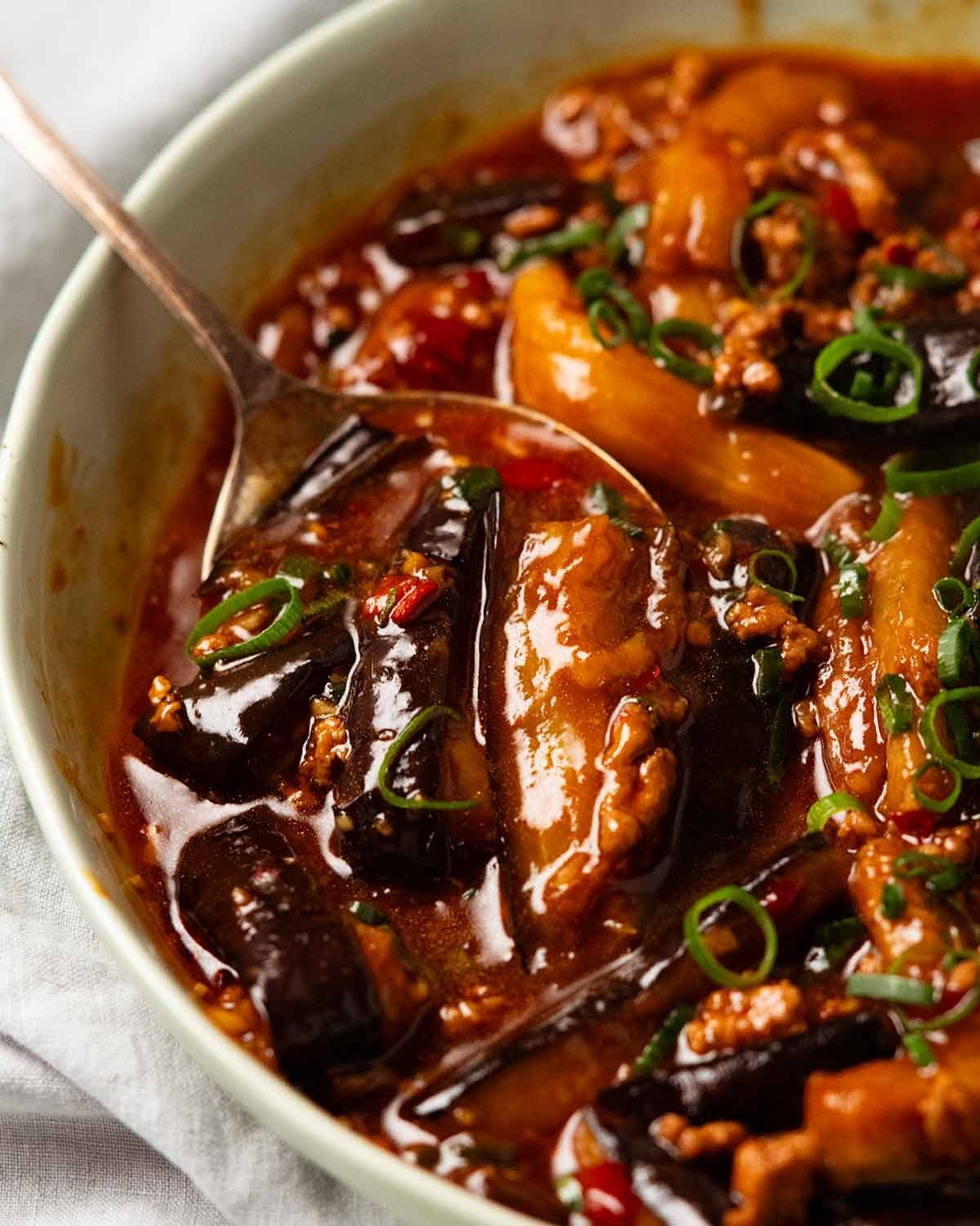 Găluște chinezești de vinete și carne tocată - Vinetele aromate din Sichuan