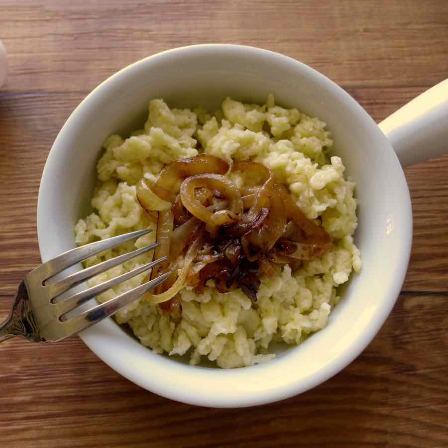 Käsknöpfle - Pâine cu Brânză din Liechtenstein