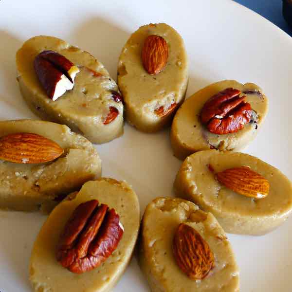 Halva cu alune și nuci pecan