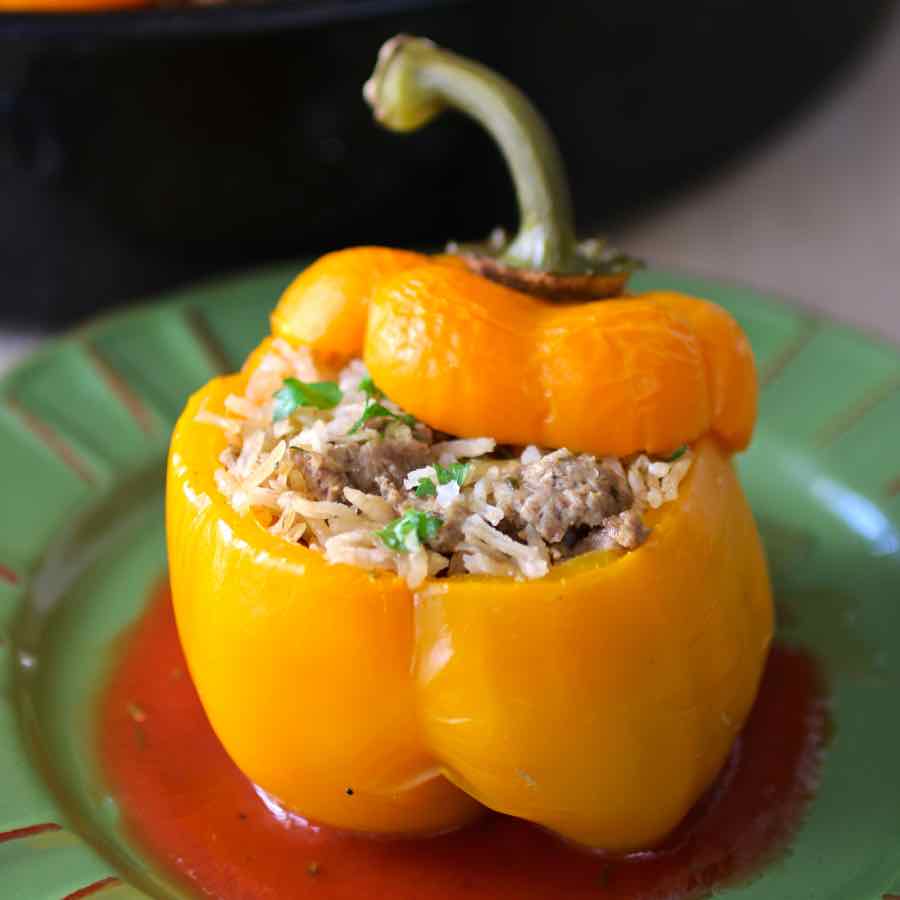 Pimientos Rellenos Bulari (Ardei Umpluți Bulgari)