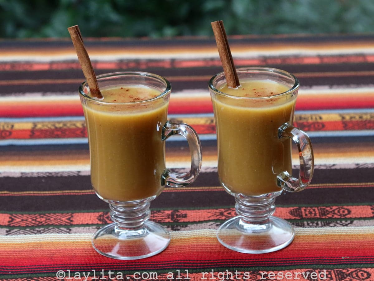 Colada de avena ecuadoriană - băutură fructată cu ovăz