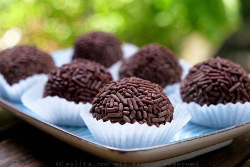 Brigadeiros Braziileni Tradicionali cu Variantații