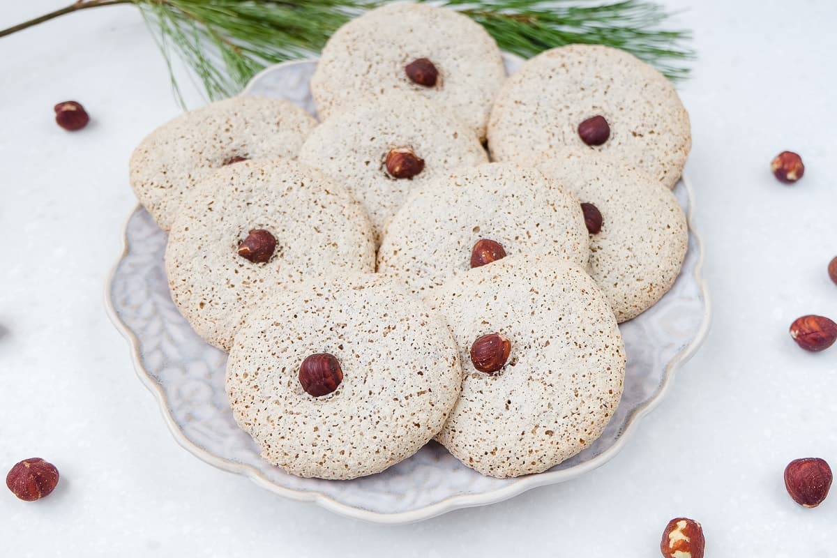 Prăjituri German cu Alune (Haselnussmakronen)