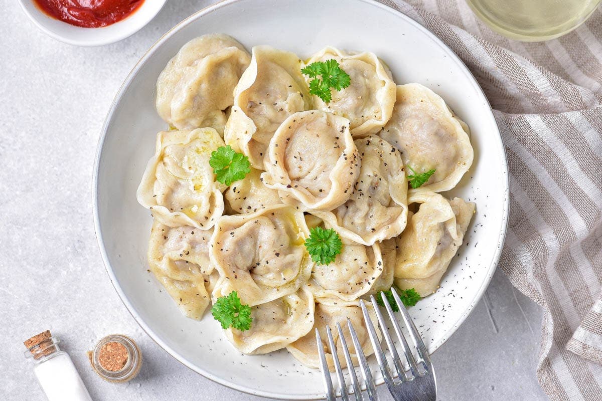Pelmeni (Gogoși rusești umplute)