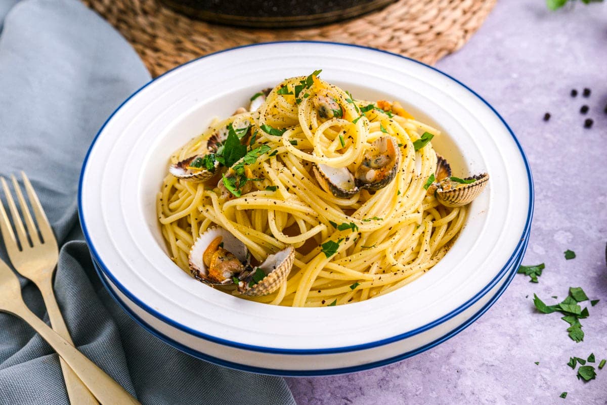 Spaghetti alle Vongole (Spaghete cu Stridii)