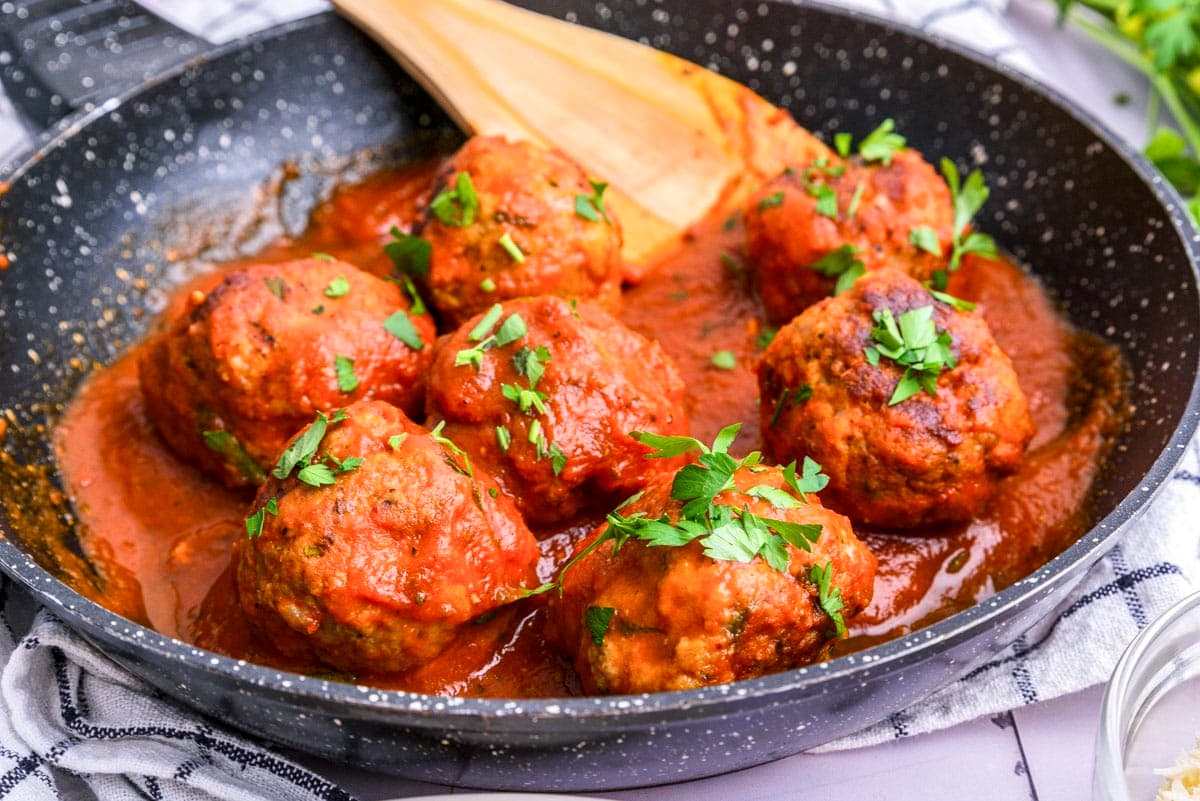 Polpette al Sugo (Băițe de carne în sos de roșii)