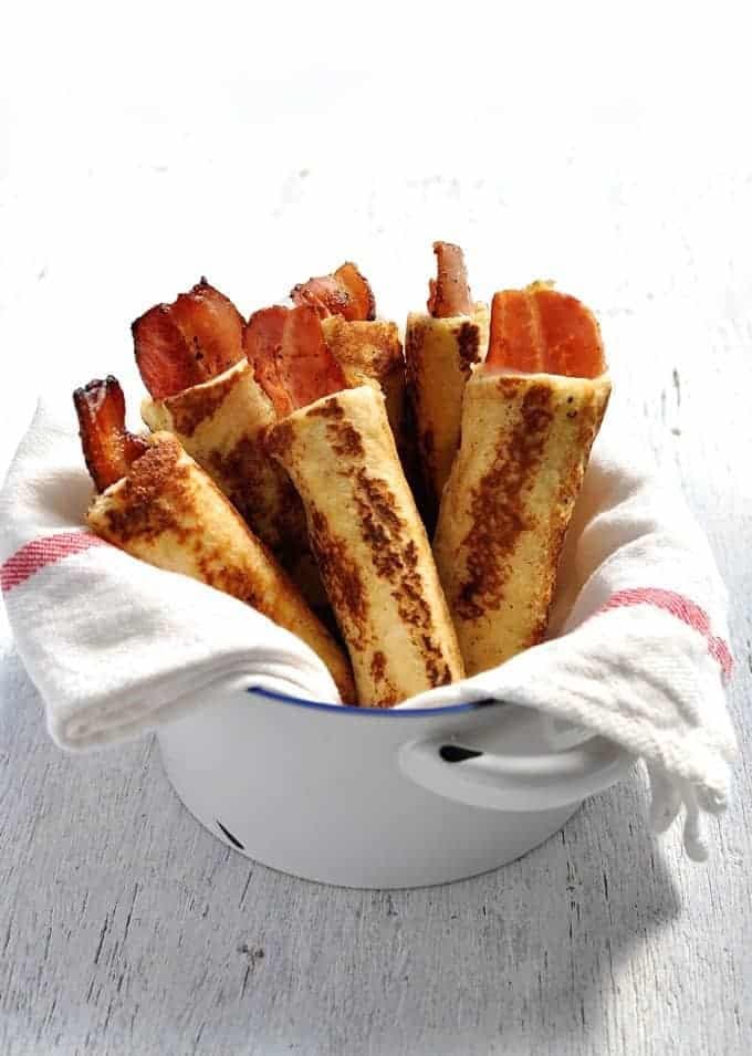 Rulouri de Bacon și Pâine prăjită